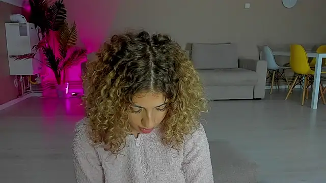 CurlyAnt0 online show from 11/12/25, 11:14