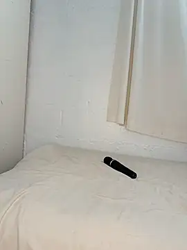 Snapshot of contagiousqueen chatting on 04/12/26, 01:05 contagiousqueen online show from 04/12/26, 01:05