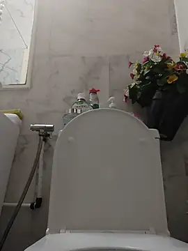 Snapshot of HungJonny99 chatting on 10/12/25, 02:10 HungJonny99 online show from 10/12/25, 02:10