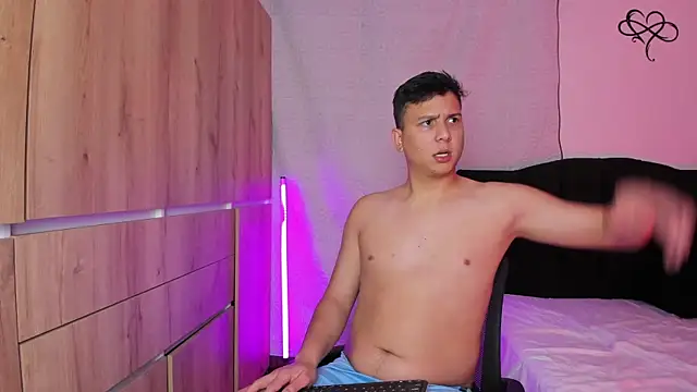 Snapshot of ANDREZALVAREZ chatting on 01/14/26, 11:42 ANDREZALVAREZ online show from 01/14/26, 11:42