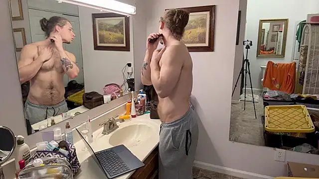 Snapshot of DaddydayDrinkzz chatting on 02/09/25, 05:19 DaddydayDrinkzz online show from 02/09/25, 05:19