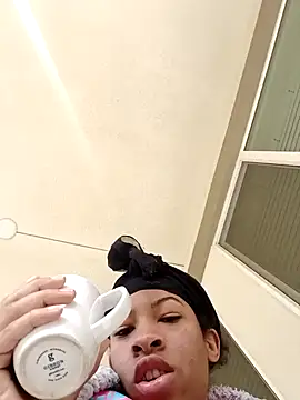 lightskinnbrazzy online show from 12/26/24, 06:12