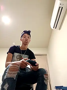 lightskinnbrazzy online show from 02/11/25, 07:54