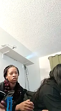 lightskinnbrazzy online show from 03/18/25, 08:25