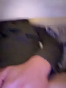 Snapshot of devinshd chatting on 11/02/25, 01:24 devinshd online show from 11/02/25, 01:24