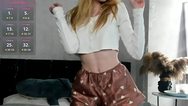 Snapshot of Esme_Runn chatting on 03/31/26, 03:08 Esme Runn online show from 03/31/26, 03:08