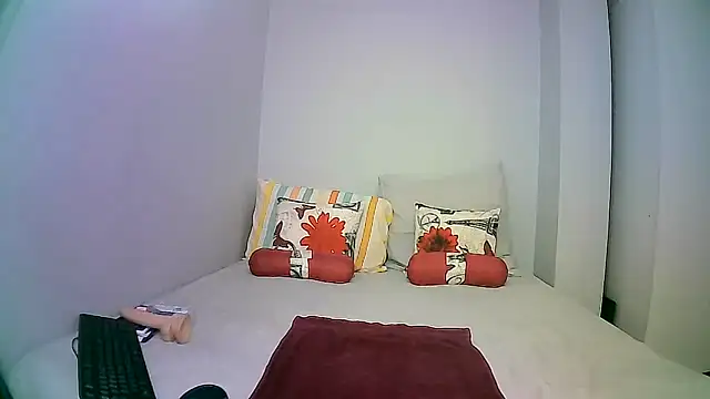 Down to earth girl online show from 01/02/25, 07:23