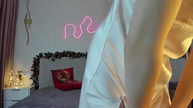 flora off online show from 01/10/25, 02:34