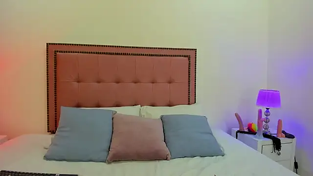 Snapshot of CarolinaGlamour chatting on 02/08/25, 07:59 CarolinaGlamour online show from 02/08/25, 07:59