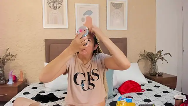 Snapshot of CarolinaGlamour chatting on 10/11/25, 02:55 CarolinaGlamour online show from 10/11/25, 02:55