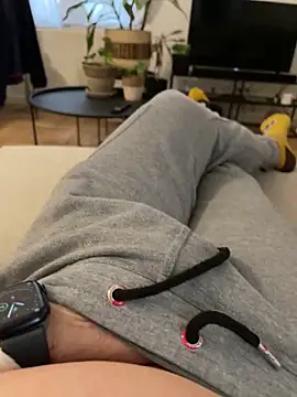 RSR 26689 online show from 02/09/25, 03:34