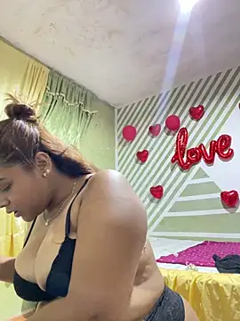 Evabigass online show from 10/29/25, 05:36