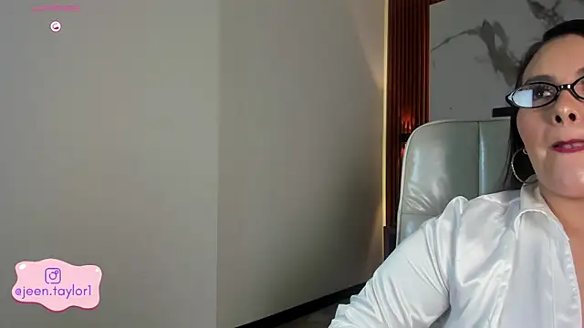 Jeen Taylor online show from 10/27/25, 08:13