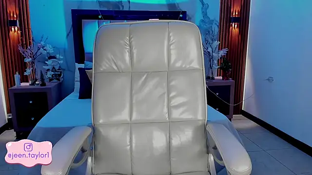 Jeen Taylor online show from 11/29/25, 08:12