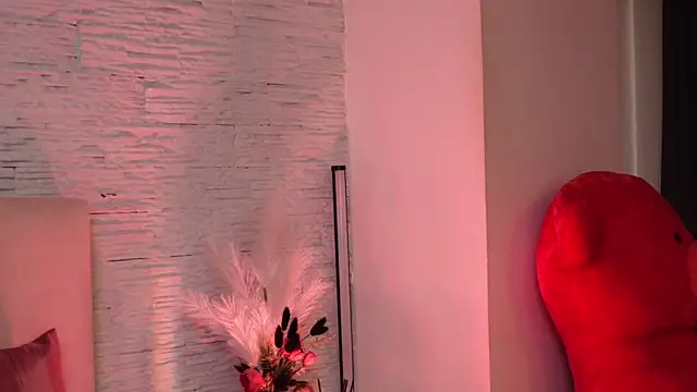 RachelSwaan online show from 02/25/25, 09:42