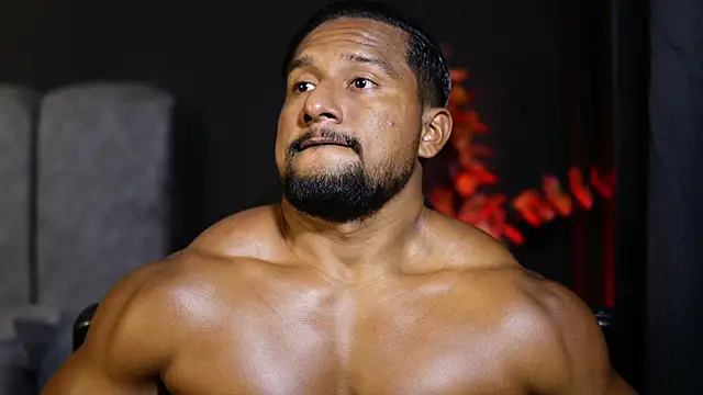 Snapshot of CallumMuscle chatting on 11/14/25, 11:35 CallumMuscle online show from 11/14/25, 11:35