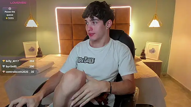 AlejooTwink online show from 11/19/25, 06:24