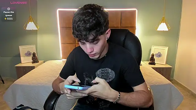 AlejooTwink online show from 11/23/25, 03:39