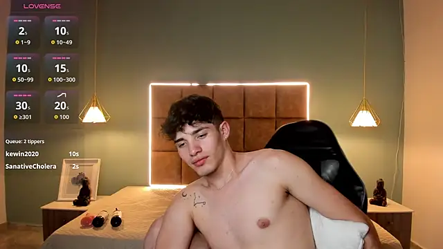 AlejooTwink online show from 05/18/26, 04:13