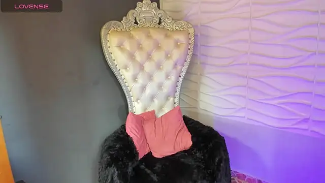 Layla 707 online show from 04/15/26, 07:58