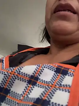 Snapshot of siri_duque chatting on 06/11/26, 07:56 siri duque online show from 06/11/26, 07:56
