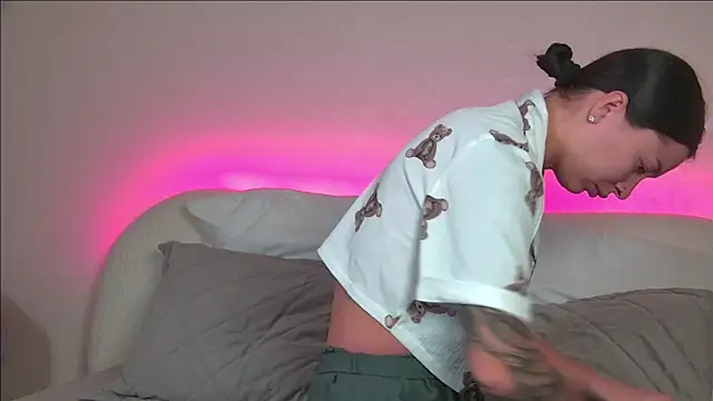 Snapshot of AlexandraBloom chatting on 01/14/25, 06:28 AlexandraBloom online show from 01/14/25, 06:28