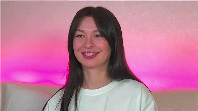 Snapshot of AlexandraBloom chatting on 01/19/25, 05:05 AlexandraBloom online show from 01/19/25, 05:05