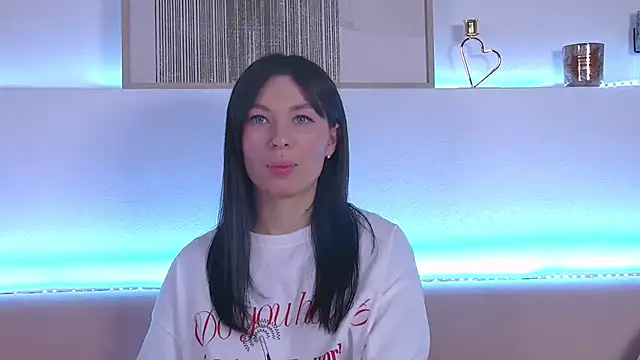 Snapshot of AlexandraBloom chatting on 01/30/25, 05:09 AlexandraBloom online show from 01/30/25, 05:09