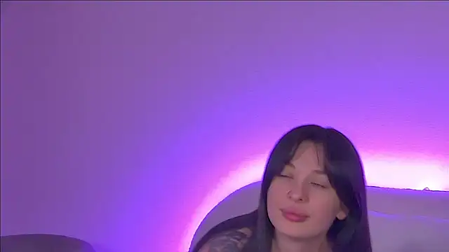 Snapshot of AlexandraBloom chatting on 02/09/25, 03:32 AlexandraBloom online show from 02/09/25, 03:32