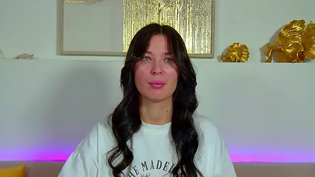 Snapshot of AlexandraBloom chatting on 11/10/25, 06:18 AlexandraBloom online show from 11/10/25, 06:18