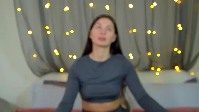 Snapshot of AlexandraBloom chatting on 11/12/25, 06:41 AlexandraBloom online show from 11/12/25, 06:41