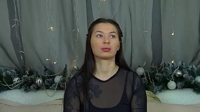 Snapshot of AlexandraBloom chatting on 12/04/25, 06:38 AlexandraBloom online show from 12/04/25, 06:38