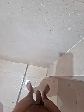 Snapshot of vivanpraj999 chatting on 11/05/25, 04:23 vivanpraj999 online show from 11/05/25, 04:23