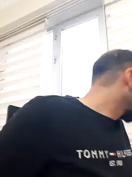 krzantem3454 online show from 02/11/25, 02:57