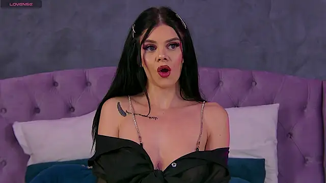 Snapshot of IvyRaven chatting on 02/01/25, 06:08 IvyRaven online show from 02/01/25, 06:08