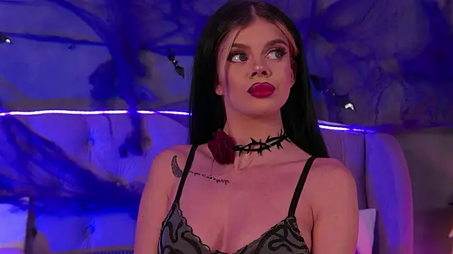 Snapshot of IvyRaven chatting on 10/21/25, 05:46 IvyRaven online show from 10/21/25, 05:46