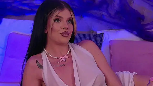 Snapshot of IvyRaven chatting on 10/22/25, 05:56 IvyRaven online show from 10/22/25, 05:56