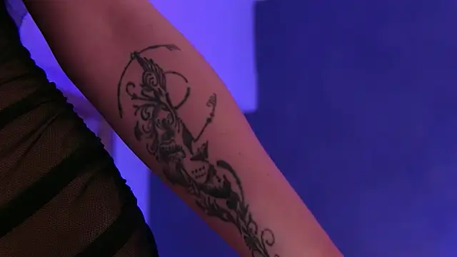 Snapshot of IvyRaven chatting on 11/07/25, 07:36 IvyRaven online show from 11/07/25, 07:36