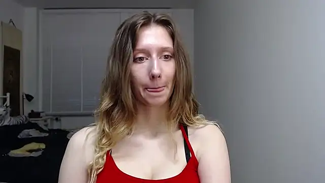 Snapshot of LUNA_delight chatting on 10/27/25, 06:28 LUNA delight online show from 10/27/25, 06:28