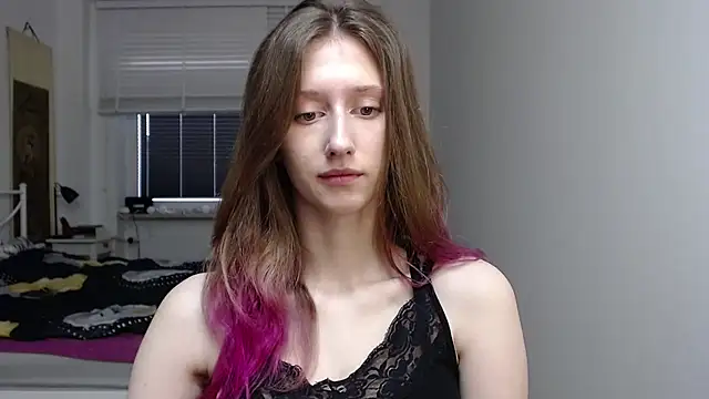 Snapshot of LUNA_delight chatting on 11/12/25, 06:36 LUNA delight online show from 11/12/25, 06:36