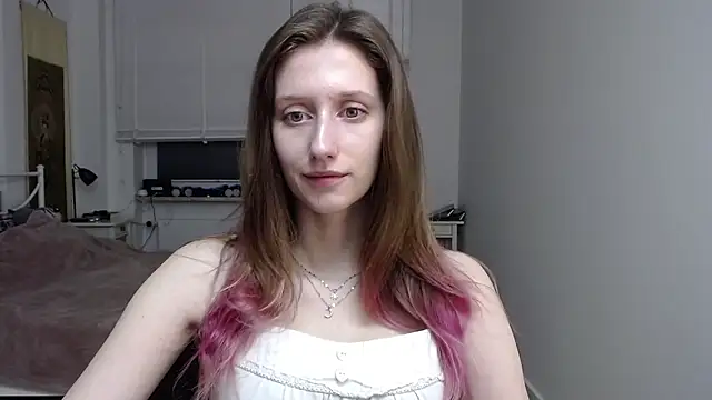 Snapshot of LUNA_delight chatting on 12/17/25, 06:30 LUNA delight online show from 12/17/25, 06:30