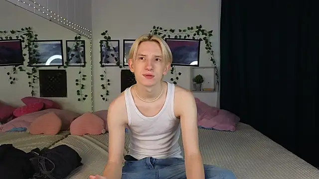 Snapshot of Ron_Vils chatting on 01/24/25, 03:00 Ron Vils online show from 01/24/25, 03:00