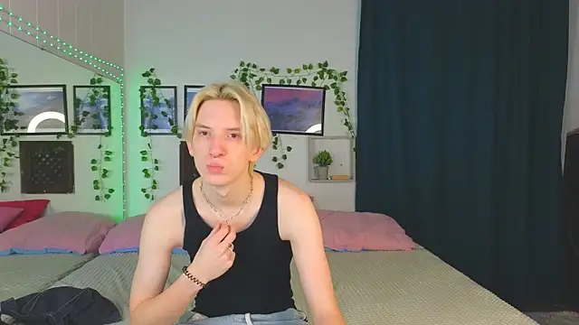 Snapshot of Ron_Vils chatting on 01/26/25, 02:45 Ron Vils online show from 01/26/25, 02:45