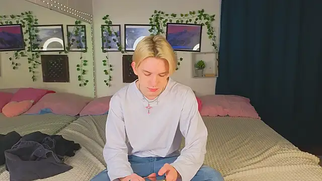 Snapshot of Ron_Vils chatting on 01/30/25, 02:49 Ron Vils online show from 01/30/25, 02:49