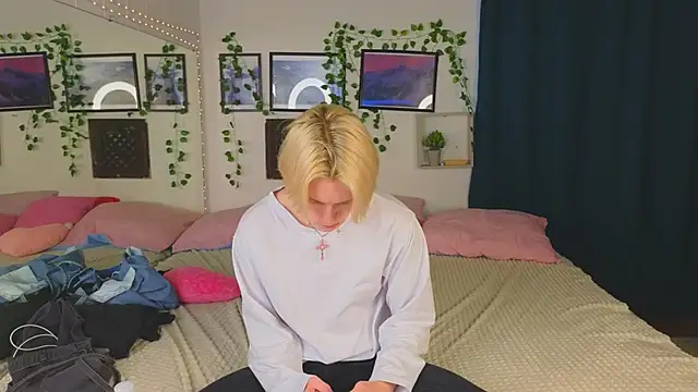 Snapshot of Ron_Vils chatting on 01/30/25, 05:52 Ron Vils online show from 01/30/25, 05:52