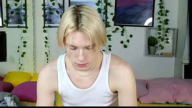 Snapshot of Ron_Vils chatting on 02/06/25, 06:02 Ron Vils online show from 02/06/25, 06:02