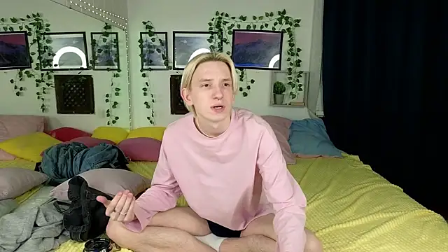 Snapshot of Ron_Vils chatting on 02/07/25, 06:24 Ron Vils online show from 02/07/25, 06:24