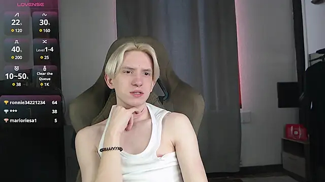 Snapshot of Ron_Vils chatting on 02/21/25, 08:51 Ron Vils online show from 02/21/25, 08:51