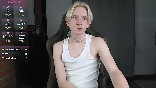 Snapshot of Ron_Vils chatting on 02/21/25, 11:55 Ron Vils online show from 02/21/25, 11:55