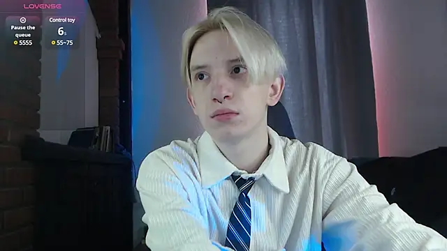 Snapshot of Ron_Vils chatting on 02/28/25, 04:54 Ron Vils online show from 02/28/25, 04:54